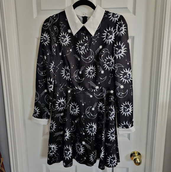 ROMWE Academia Sun & Moon Graphic Contrast Collar Dress - Picture 3 of 7